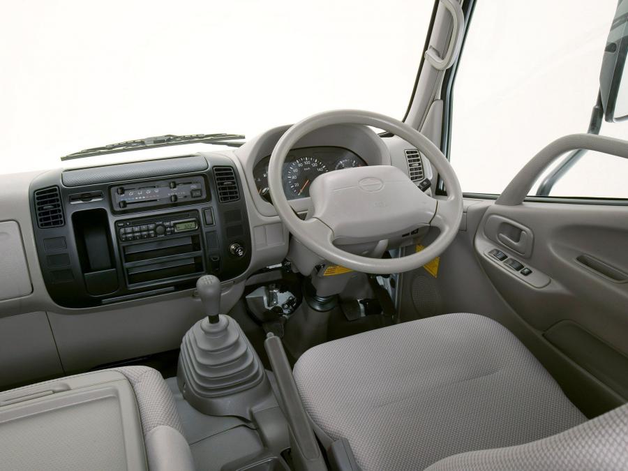 Торпедо Hino 300-614 2007 года  (фото 4 из 7)